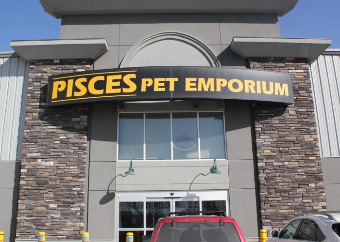 https://mdw-travel-data-us-east-1.s3.amazonaws.com/img/country/Canada/Pisces-Pet-Emporium/img_00.jpg
