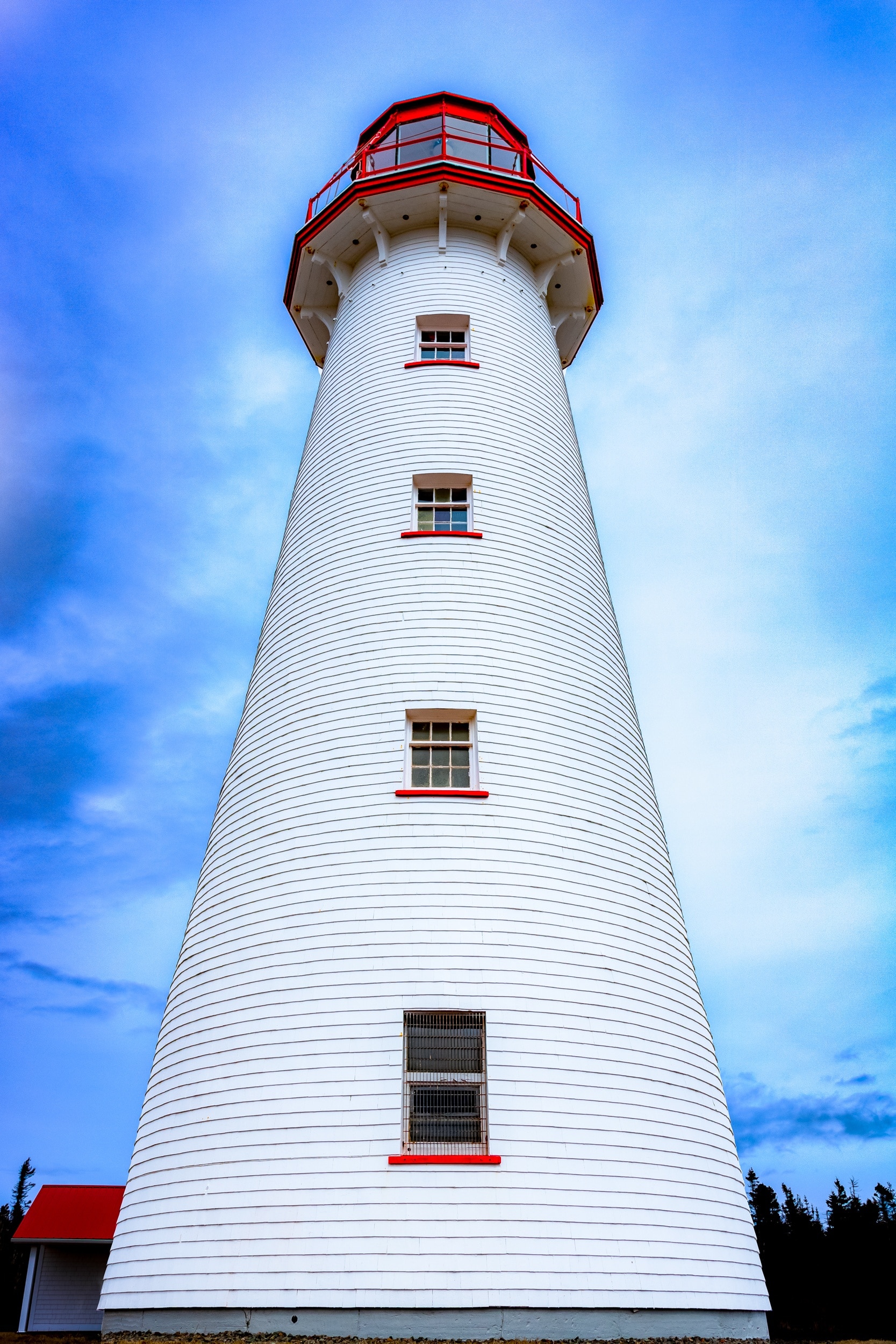 https://mdw-travel-data-us-east-1.s3.amazonaws.com/img/country/Canada/Point-Prim-Lighthouse/img_01.jpg
