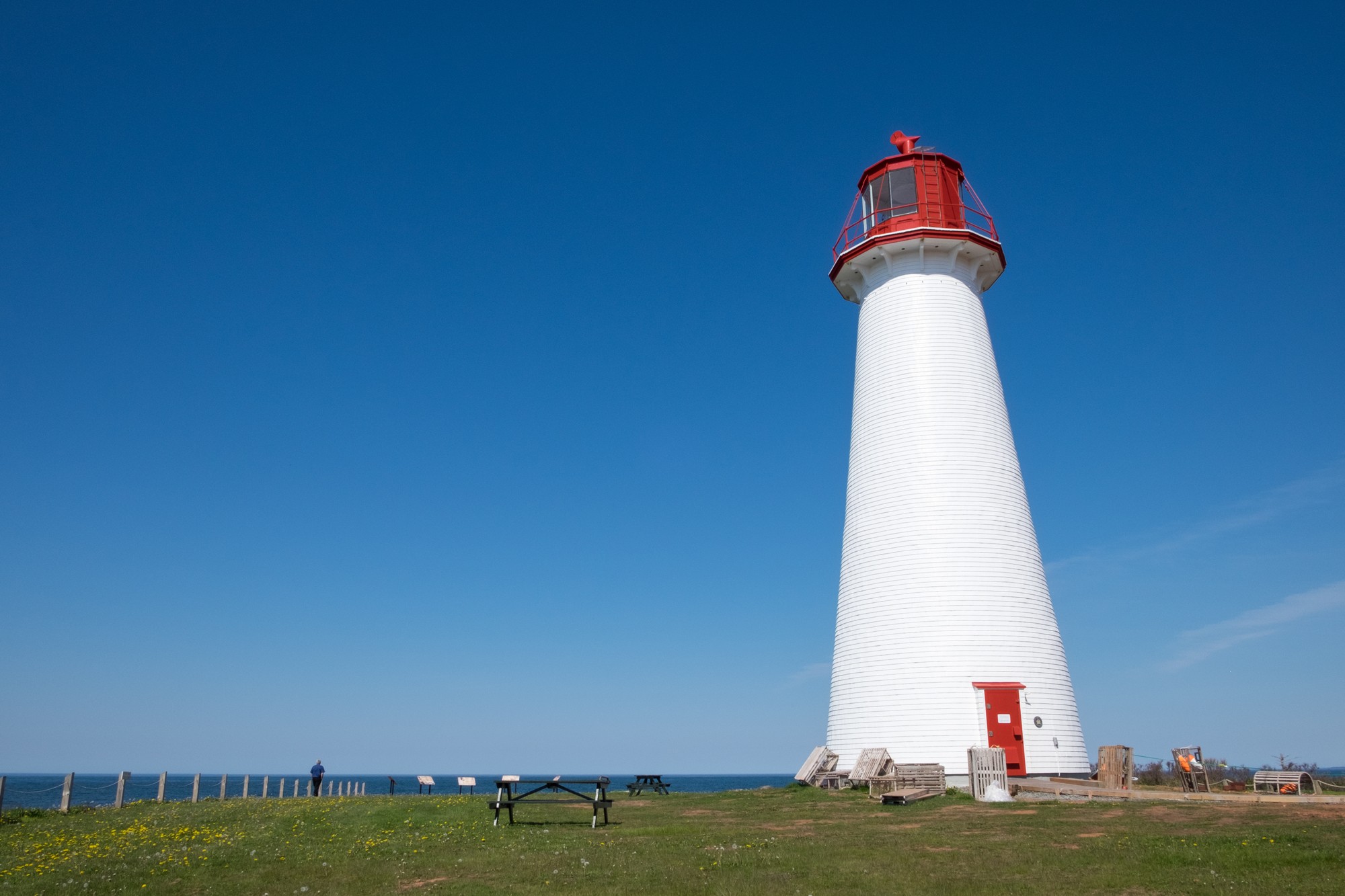 https://mdw-travel-data-us-east-1.s3.amazonaws.com/img/country/Canada/Point-Prim-Lighthouse/img_02.jpg