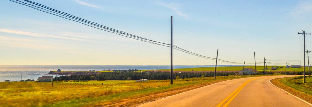 https://mdw-travel-data-us-east-1.s3.amazonaws.com/img/country/Canada/Points-East-Coastal-Drive/img_02.jpg