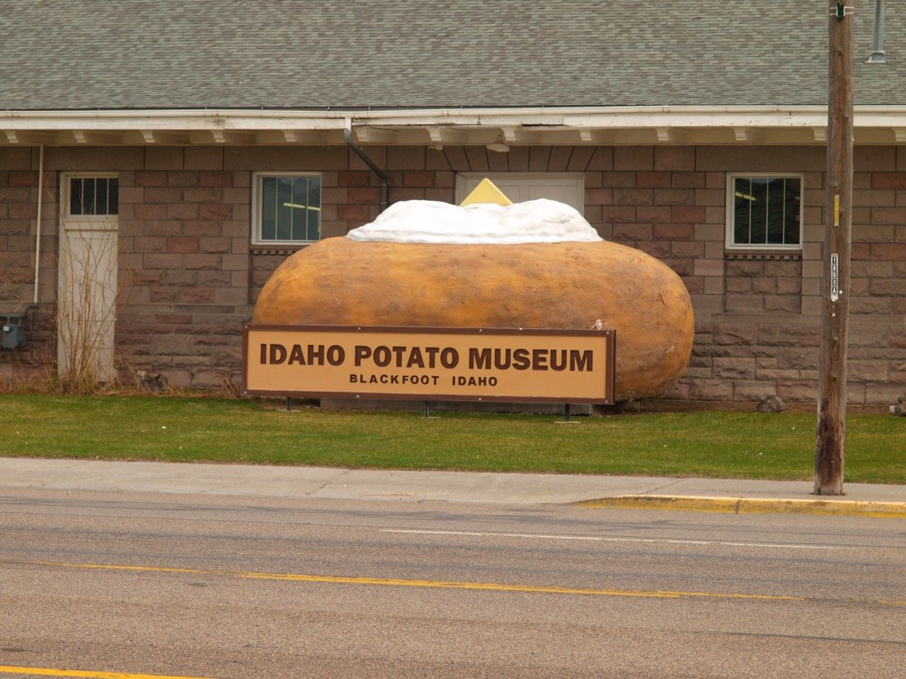https://mdw-travel-data-us-east-1.s3.amazonaws.com/img/country/Canada/Potato-Museum/img_03.jpg