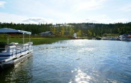 https://mdw-travel-data-us-east-1.s3.amazonaws.com/img/country/Canada/Prelude-Lake-Territorial-Park/img_02.jpg
