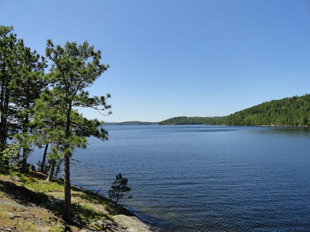 https://mdw-travel-data-us-east-1.s3.amazonaws.com/img/country/Canada/Quetico-Provincial-Park/img_02.jpg