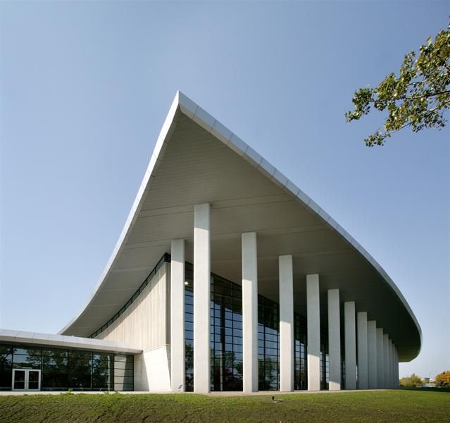https://mdw-travel-data-us-east-1.s3.amazonaws.com/img/country/Canada/RCMP-Heritage-Centre/img_03.jpg