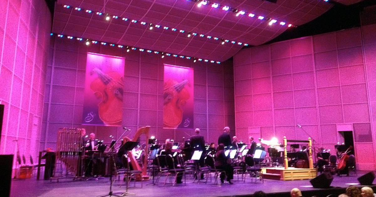 https://mdw-travel-data-us-east-1.s3.amazonaws.com/img/country/Canada/Regina-Symphony-Orchestra/img_03.jpg
