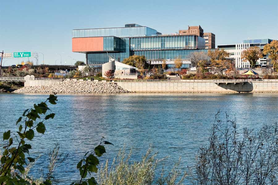 https://mdw-travel-data-us-east-1.s3.amazonaws.com/img/country/Canada/Remai-Modern/img_03.jpg