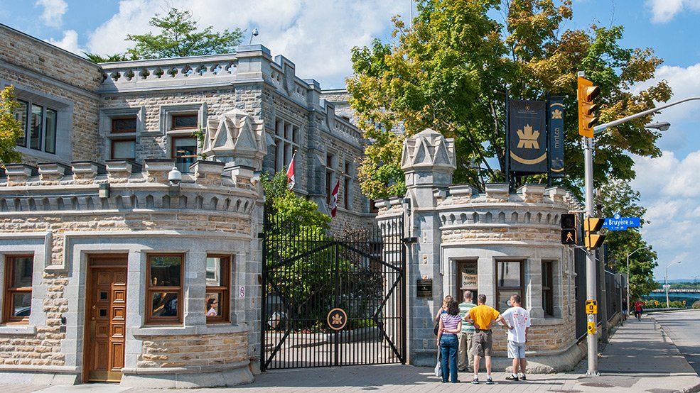 https://mdw-travel-data-us-east-1.s3.amazonaws.com/img/country/Canada/Royal-Canadian-Mint/img_03.jpg