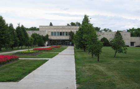 https://mdw-travel-data-us-east-1.s3.amazonaws.com/img/country/Canada/Royal-Saskatchewan-Museum/img_04.jpg
