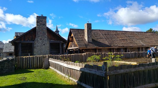 https://mdw-travel-data-us-east-1.s3.amazonaws.com/img/country/Canada/Sainte-Marie-Among-the-Hurons/img_02.jpg