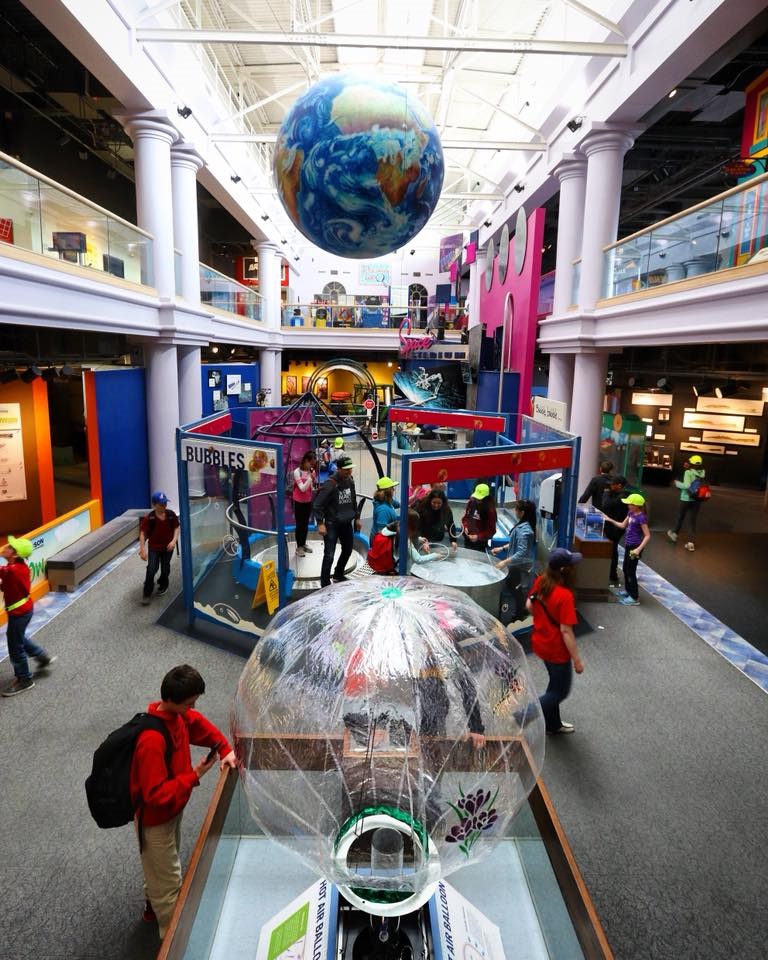 https://mdw-travel-data-us-east-1.s3.amazonaws.com/img/country/Canada/Saskatchewan-Science-Centre/img_05.jpg