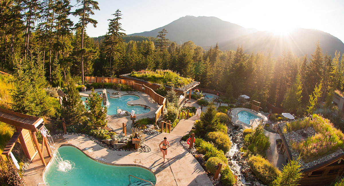 https://mdw-travel-data-us-east-1.s3.amazonaws.com/img/country/Canada/Scandinave-Spa-Whistler/img_01.jpg