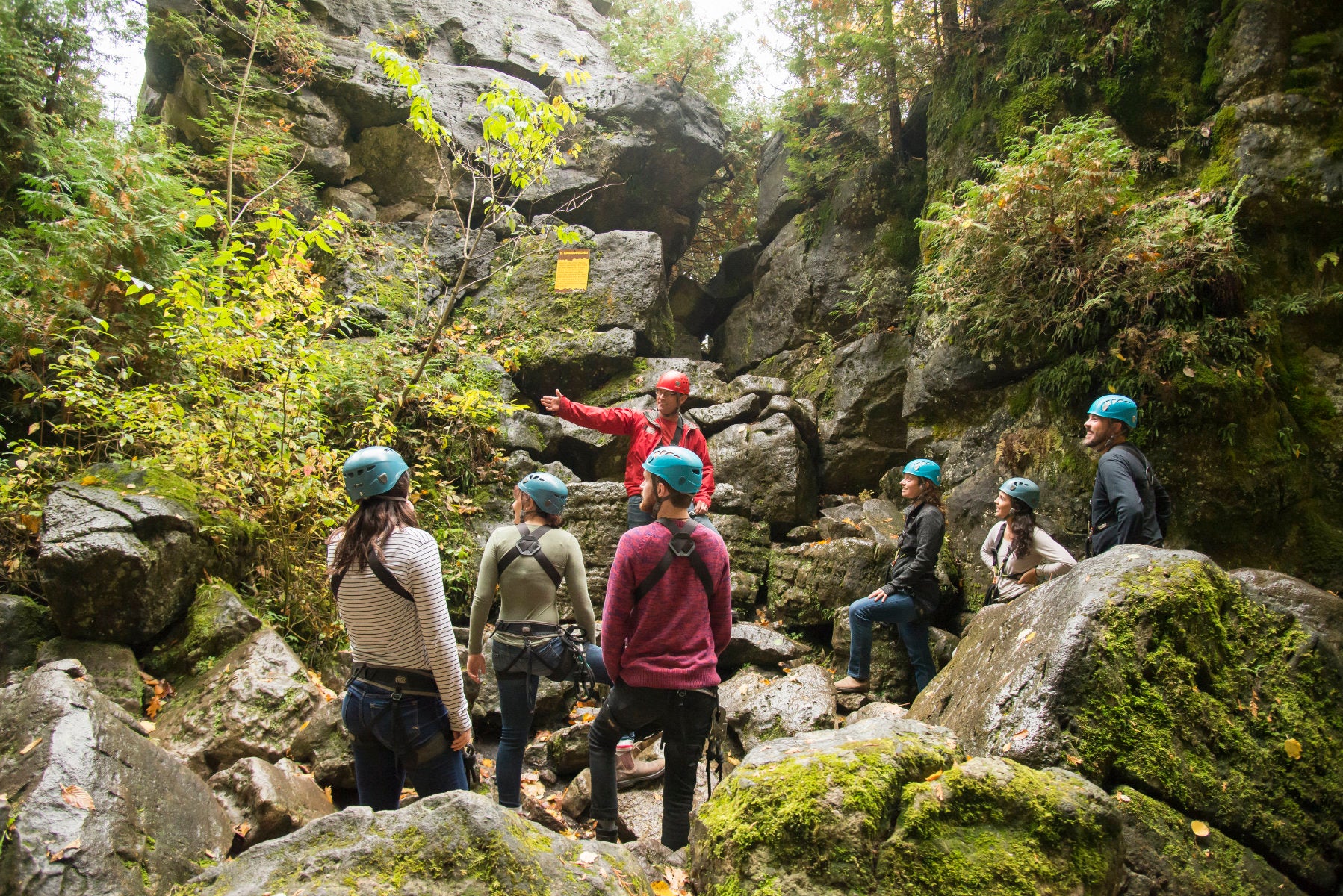 https://mdw-travel-data-us-east-1.s3.amazonaws.com/img/country/Canada/Scenic-Caves-Nature-Adventures/img_00.jpg