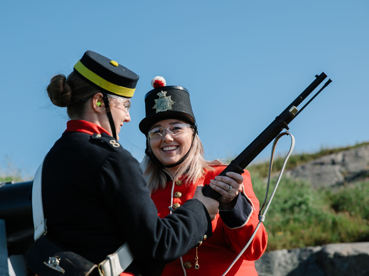 https://mdw-travel-data-us-east-1.s3.amazonaws.com/img/country/Canada/Signal-Hill/img_02.jpg