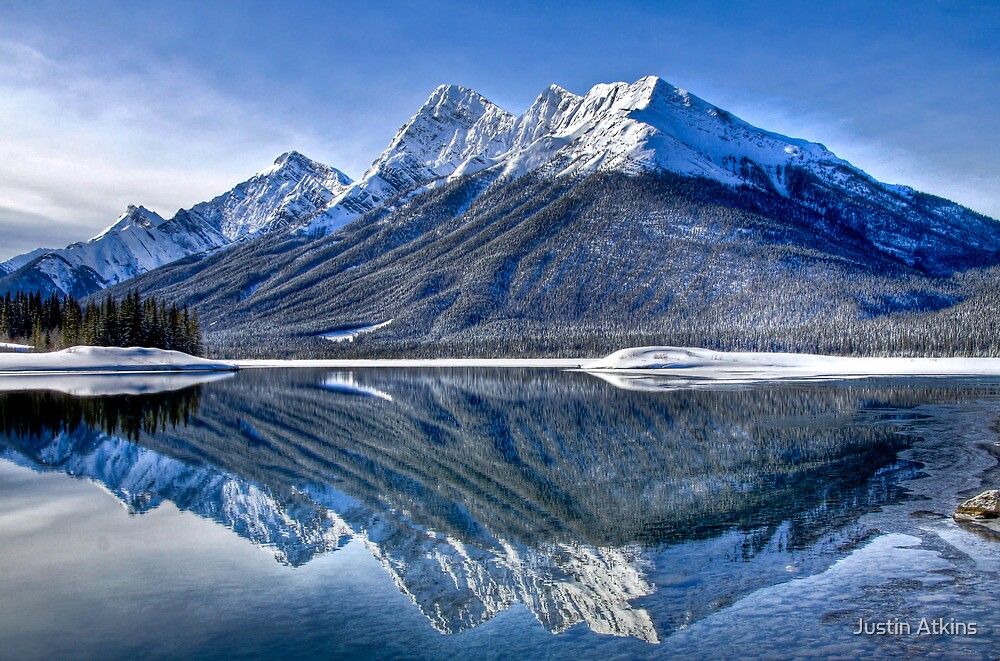 https://mdw-travel-data-us-east-1.s3.amazonaws.com/img/country/Canada/Spray-Valley-Provincial-Park/img_02.jpg