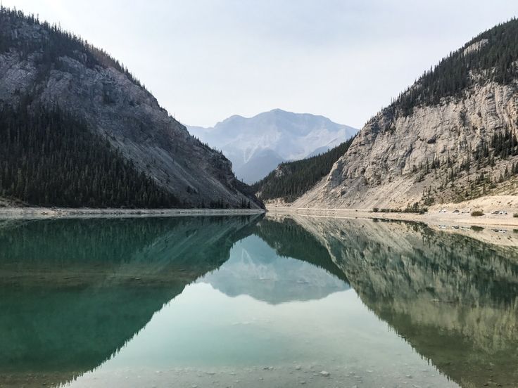 https://mdw-travel-data-us-east-1.s3.amazonaws.com/img/country/Canada/Spray-Valley-Provincial-Park/img_05.jpg