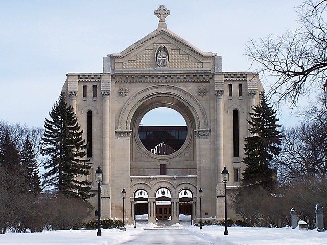 https://mdw-travel-data-us-east-1.s3.amazonaws.com/img/country/Canada/St-Boniface-Cathedral/img_03.jpg