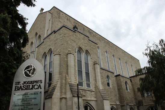 https://mdw-travel-data-us-east-1.s3.amazonaws.com/img/country/Canada/St-Josephs-Basilica/img_01.jpg
