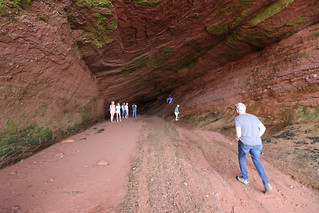https://mdw-travel-data-us-east-1.s3.amazonaws.com/img/country/Canada/St-Martins-Sea-Caves/img_01.jpg