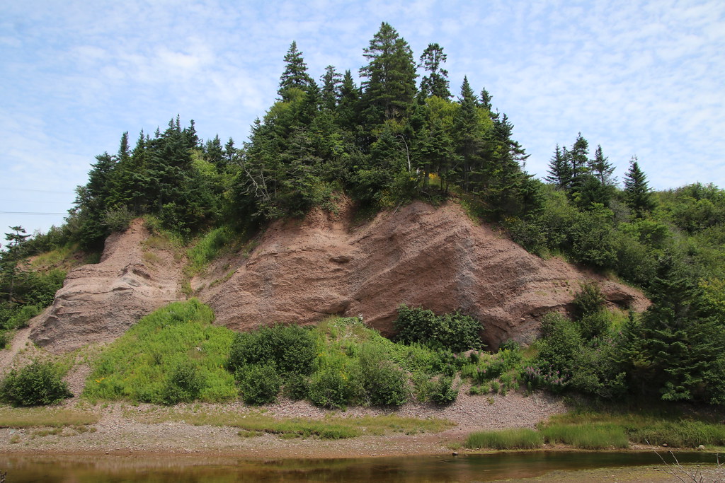 https://mdw-travel-data-us-east-1.s3.amazonaws.com/img/country/Canada/St-Martins-Sea-Caves/img_02.jpg