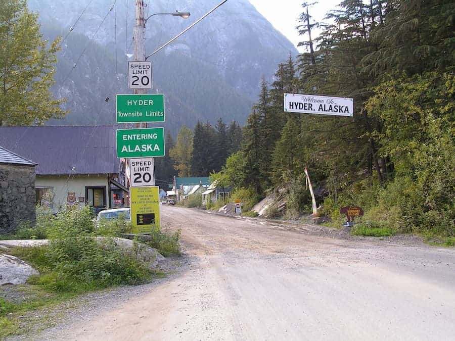 https://mdw-travel-data-us-east-1.s3.amazonaws.com/img/country/Canada/Stewart---Hyder/img_05.jpg