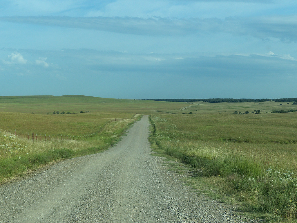 https://mdw-travel-data-us-east-1.s3.amazonaws.com/img/country/Canada/Tall-Grass-Prairie-Preserve/img_03.jpg