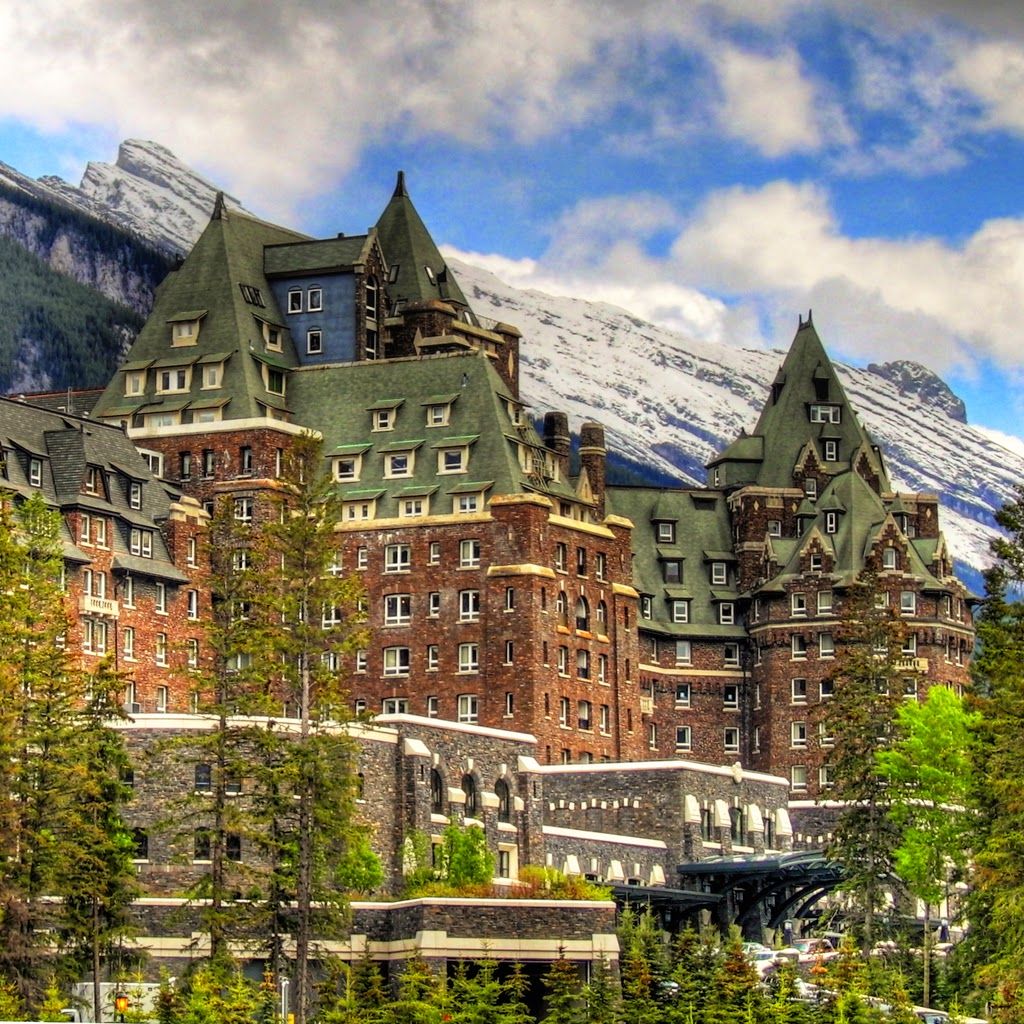 https://mdw-travel-data-us-east-1.s3.amazonaws.com/img/country/Canada/The-Enjoy-Centre/img_02.jpg