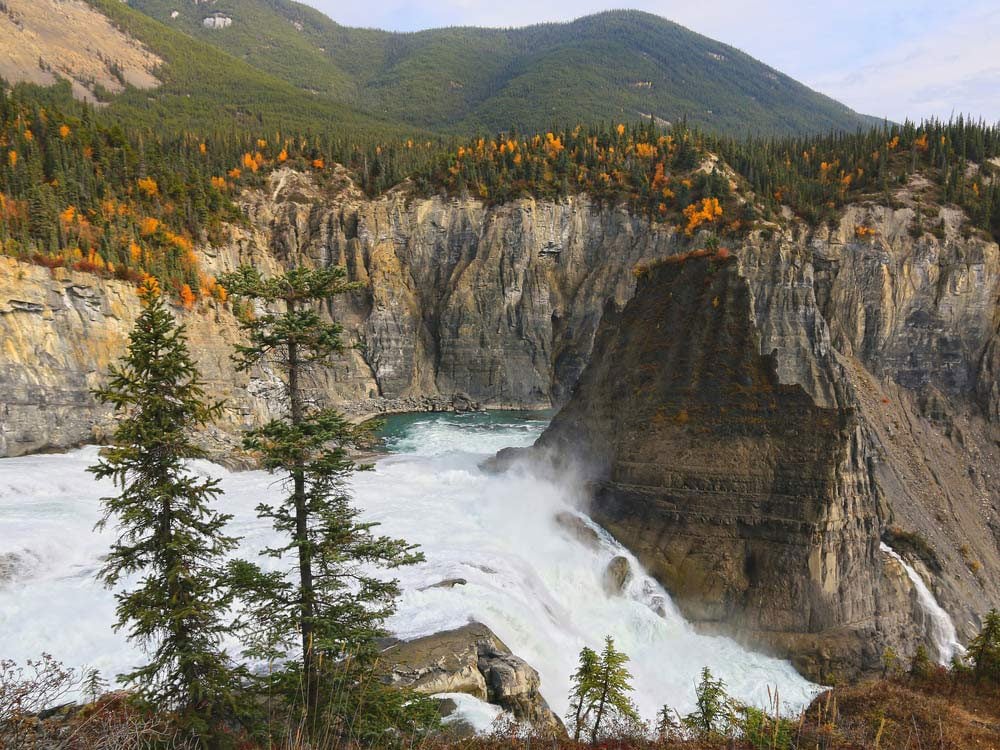 https://mdw-travel-data-us-east-1.s3.amazonaws.com/img/country/Canada/The-Enjoy-Centre/img_03.jpg