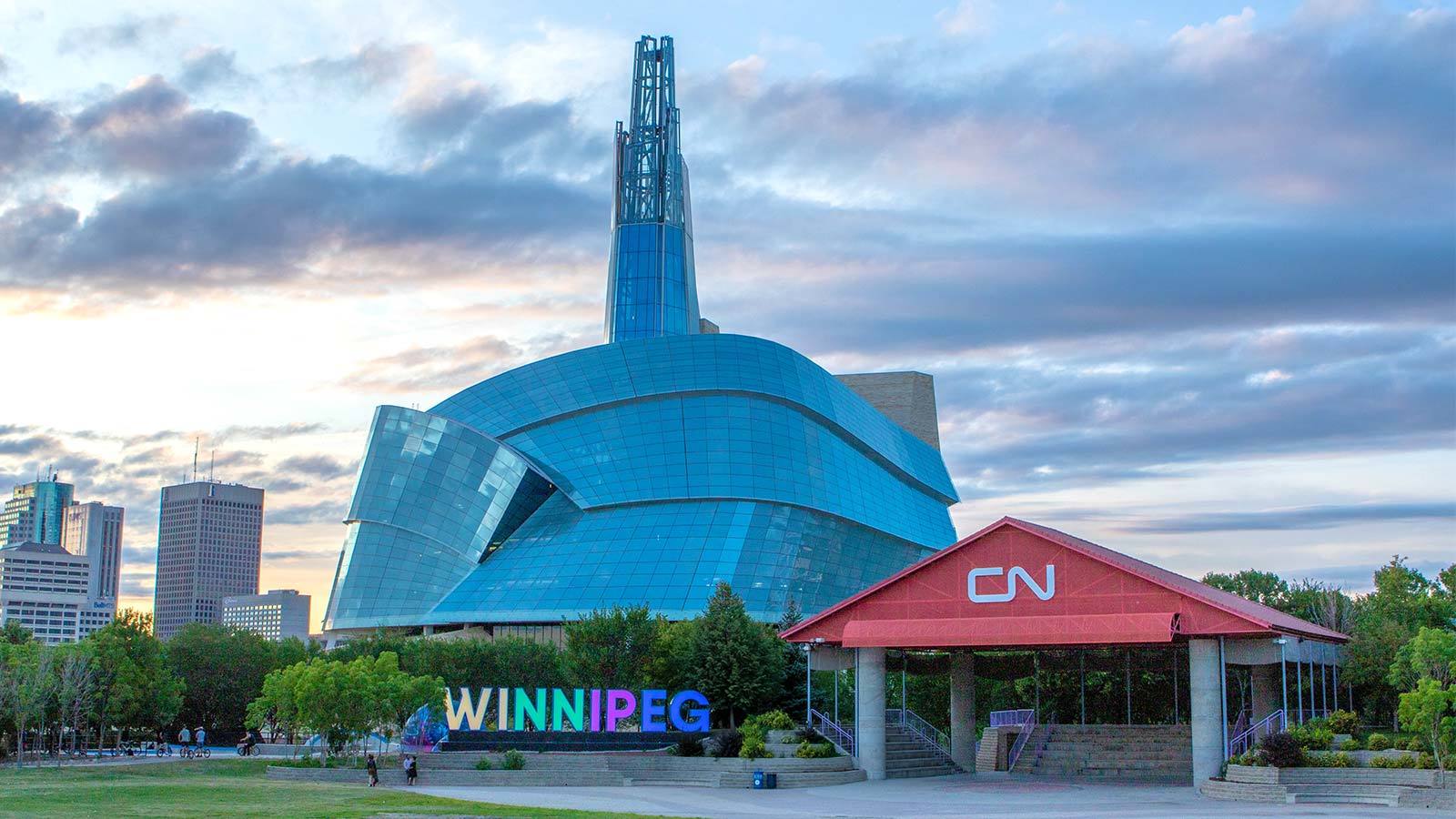 https://mdw-travel-data-us-east-1.s3.amazonaws.com/img/country/Canada/The-Forks/img_03.jpg