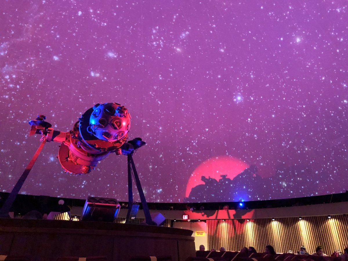 https://mdw-travel-data-us-east-1.s3.amazonaws.com/img/country/Canada/The-Manitoba-Museums-Planetarium/img_03.jpg
