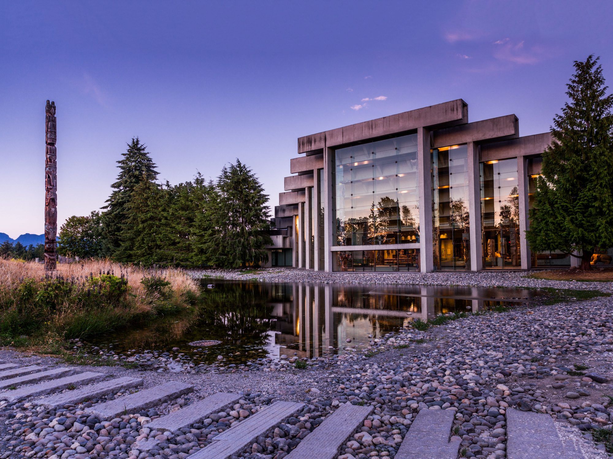 https://mdw-travel-data-us-east-1.s3.amazonaws.com/img/country/Canada/The-Museum-of-Anthropology-at-UBC/img_03.jpg