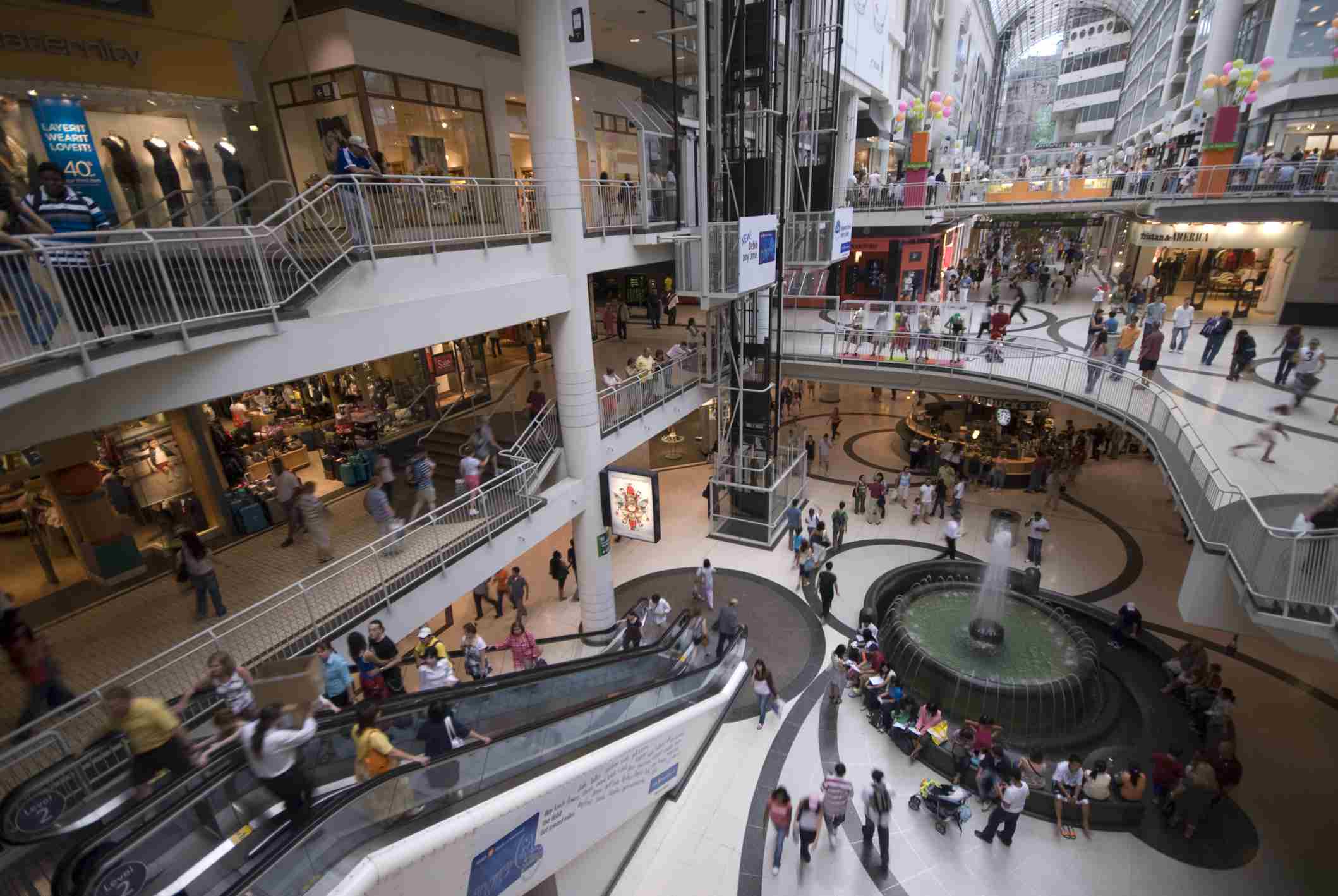 https://mdw-travel-data-us-east-1.s3.amazonaws.com/img/country/Canada/Toronto-Eaton-Centre/img_01.jpg