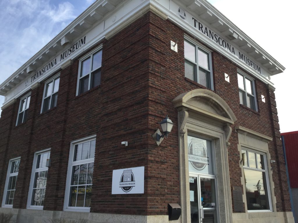 https://mdw-travel-data-us-east-1.s3.amazonaws.com/img/country/Canada/Transcona-Museum/img_00.jpg