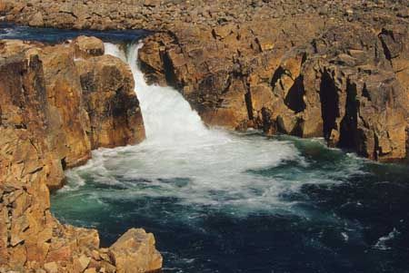 https://mdw-travel-data-us-east-1.s3.amazonaws.com/img/country/Canada/Ukkusiksalik-National-Park/img_01.jpg