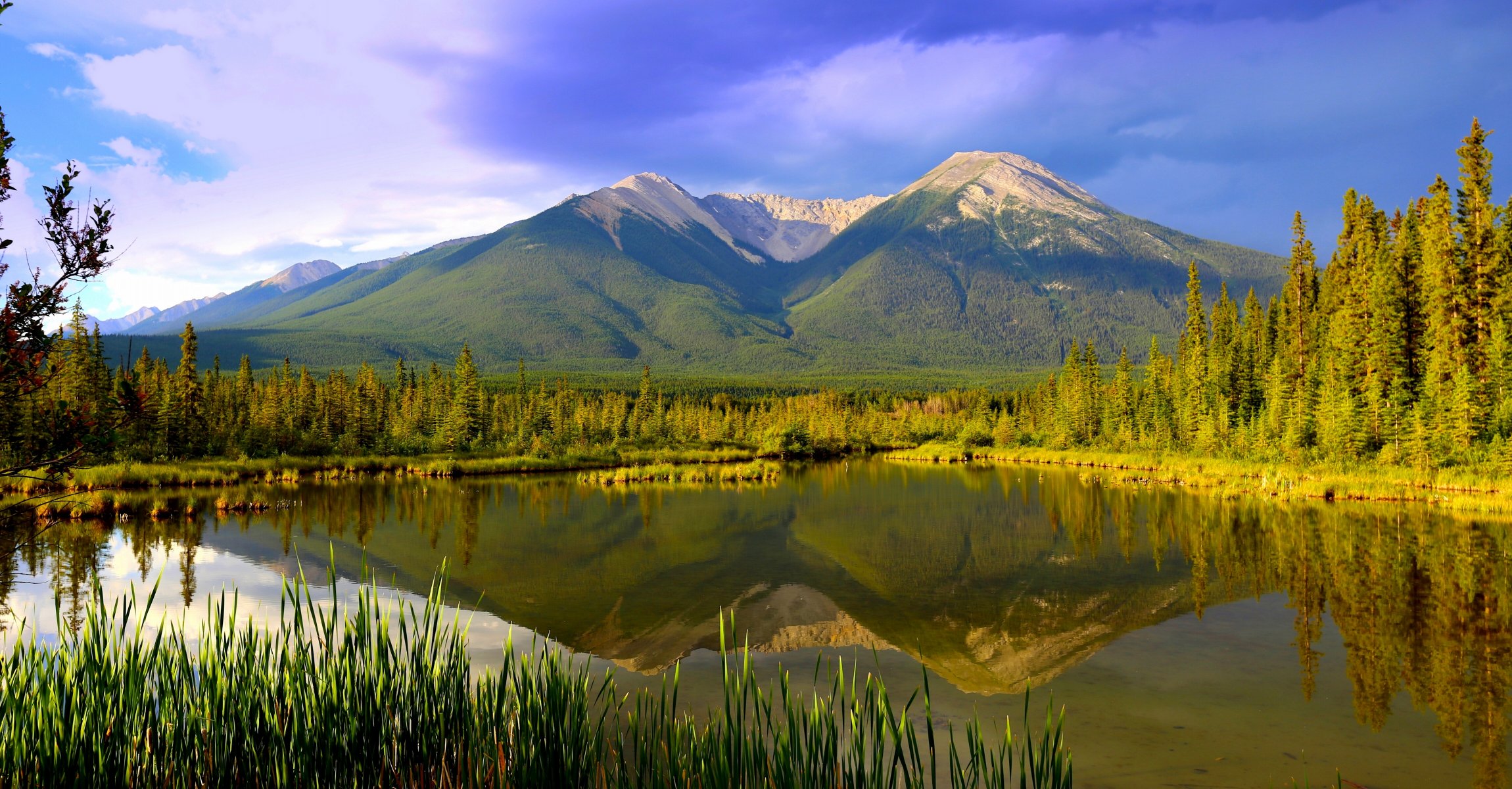 https://mdw-travel-data-us-east-1.s3.amazonaws.com/img/country/Canada/Vermilion-Lakes/img_02.jpg