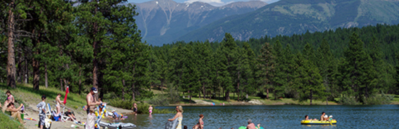 https://mdw-travel-data-us-east-1.s3.amazonaws.com/img/country/Canada/Wasa-Lake-Provincial-Park/img_03.jpg