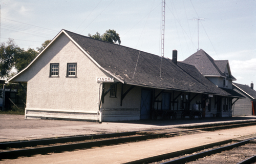 https://mdw-travel-data-us-east-1.s3.amazonaws.com/img/country/Canada/Western-Terminus-of-the-Yorkton-Canora-Railway/img_03.jpg