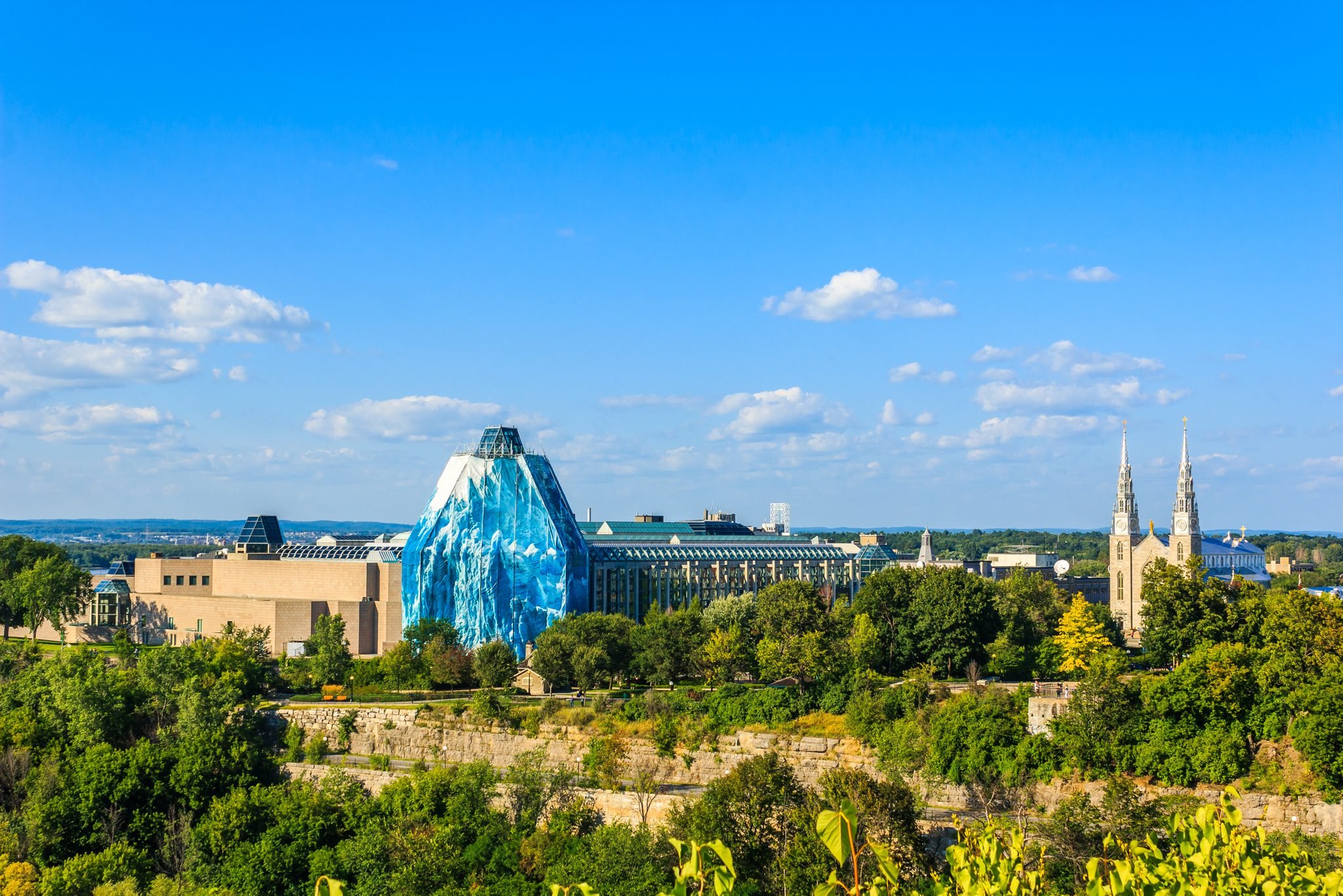 https://mdw-travel-data-us-east-1.s3.amazonaws.com/img/country/Canada/Whati-Falls/img_03.jpg