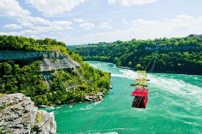https://mdw-travel-data-us-east-1.s3.amazonaws.com/img/country/Canada/Whirlpool-Aero-Car/img_02.jpg