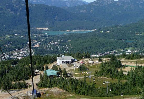 https://mdw-travel-data-us-east-1.s3.amazonaws.com/img/country/Canada/Whistler-Mountain-Bike-Park/img_03.jpg