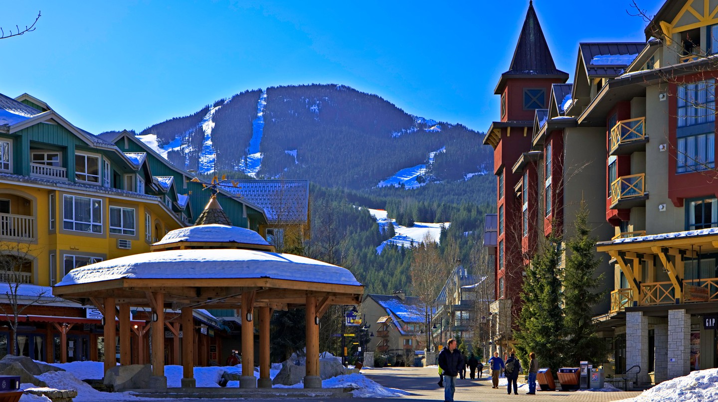 https://mdw-travel-data-us-east-1.s3.amazonaws.com/img/country/Canada/Whistler-Village/img_01.jpg