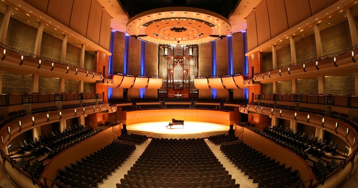 https://mdw-travel-data-us-east-1.s3.amazonaws.com/img/country/Canada/Winspear-Centre/img_00.jpg