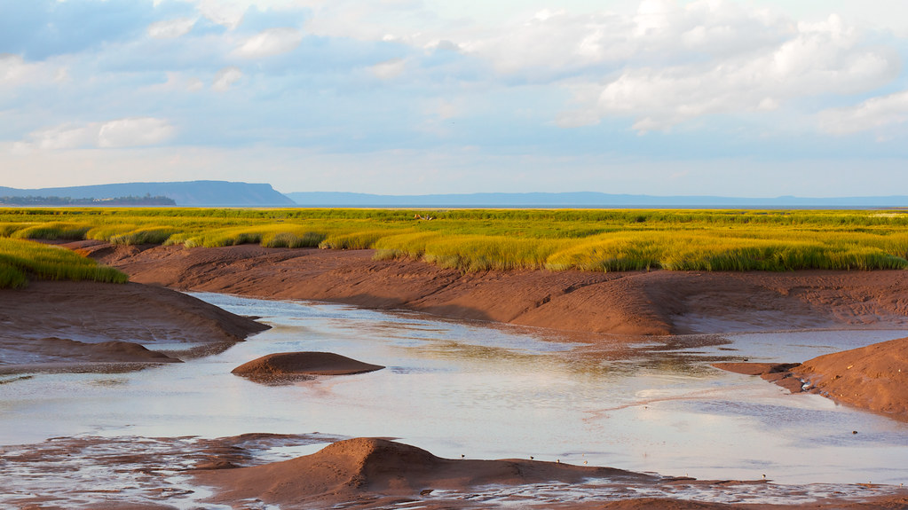 https://mdw-travel-data-us-east-1.s3.amazonaws.com/img/country/Canada/Wolfville/img_01.jpg
