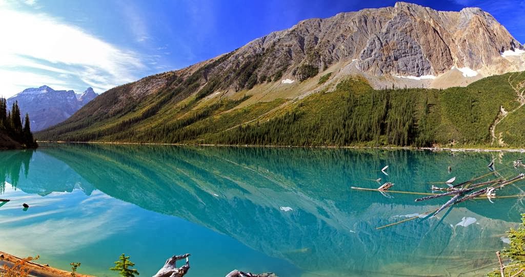 https://mdw-travel-data-us-east-1.s3.amazonaws.com/img/country/Canada/Yoho-National-Park/img_03.jpg