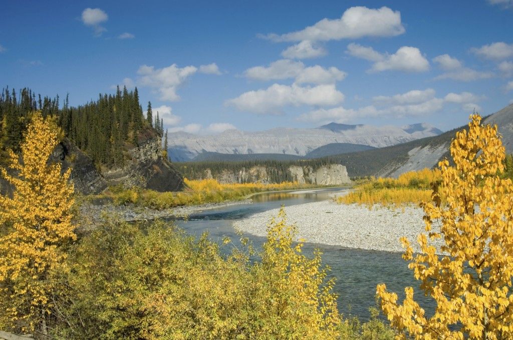https://mdw-travel-data-us-east-1.s3.amazonaws.com/img/country/Canada/Yukon-Majesty-All-Inclusive-River-Cruise/img_03.jpg