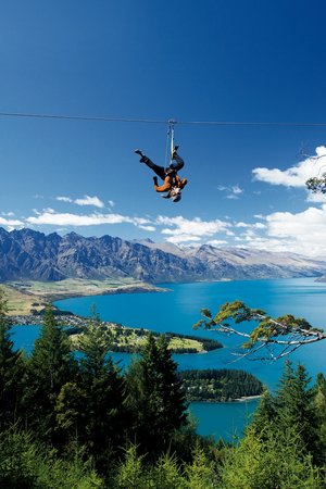 https://mdw-travel-data-us-east-1.s3.amazonaws.com/img/country/Canada/Ziptrek-Ecotours/img_03.jpg