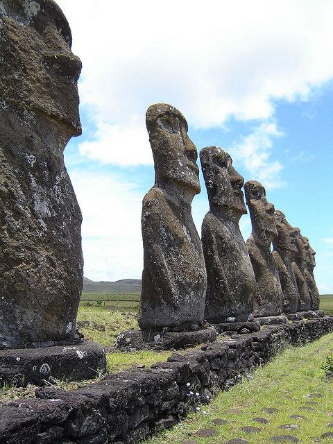 https://mdw-travel-data-us-east-1.s3.amazonaws.com/img/country/Chile/Ahu-Akivi/img_02.jpg