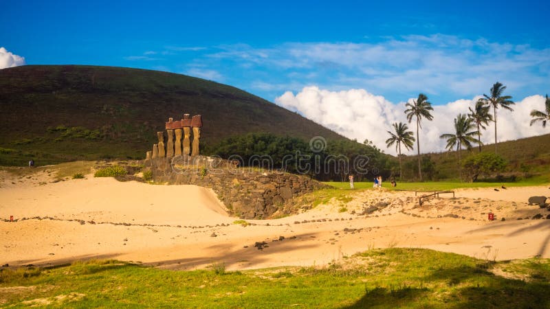 https://mdw-travel-data-us-east-1.s3.amazonaws.com/img/country/Chile/Ahu-Nau-Nau/img_02.jpg