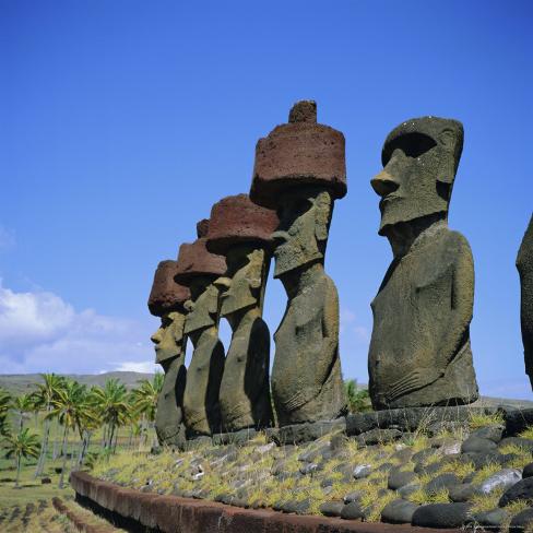 https://mdw-travel-data-us-east-1.s3.amazonaws.com/img/country/Chile/Ahu-Nau-Nau/img_03.jpg