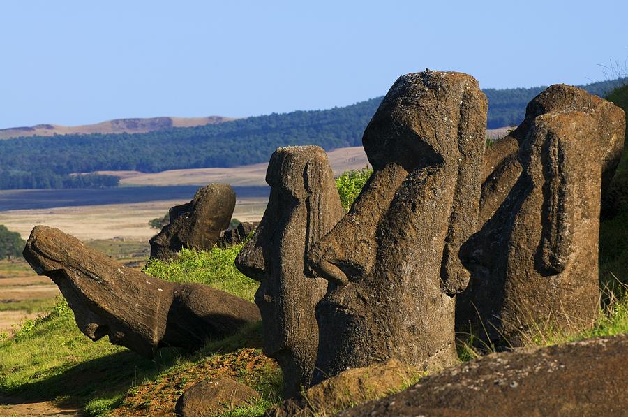 https://mdw-travel-data-us-east-1.s3.amazonaws.com/img/country/Chile/Ahu-Tongariki/img_01.jpg