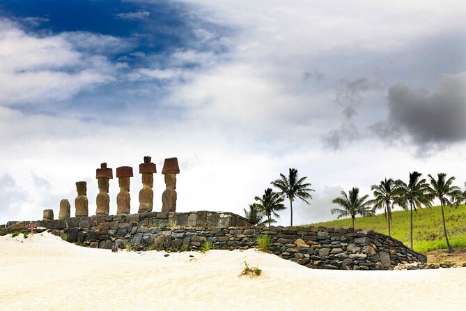 https://mdw-travel-data-us-east-1.s3.amazonaws.com/img/country/Chile/Anakena-Beach/img_03.jpg